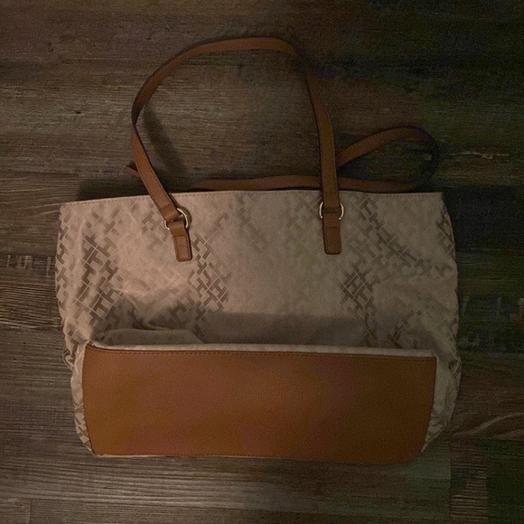 Tommy Hilfiger Tote - Picture 2 of 5